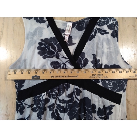 Sweet Pea sleeveless gauzy maternity top size L - Picture 7 of 7